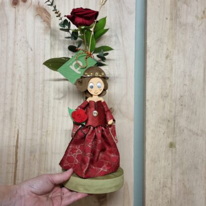Princesa Medieval de Sant Jordi, Sant Jordi 2023, Vila-seca, Floristeria Vila-seca, La Pineda, Salou, Cambrils, Tarragona, Reus, Riudoms, Rosas, Rosas Sant Jordi, Roses, Roses Sant Jordi, Catalunya