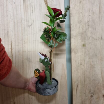 Torre amb drac, Sant Jordi 2023, Vila-seca, Floristeria Vila-seca, La Pineda, Salou, Cambrils, Tarragona, Reus, Riudoms, Rosas, Rosas Sant Jordi, Roses, Roses Sant Jordi, Catalunya