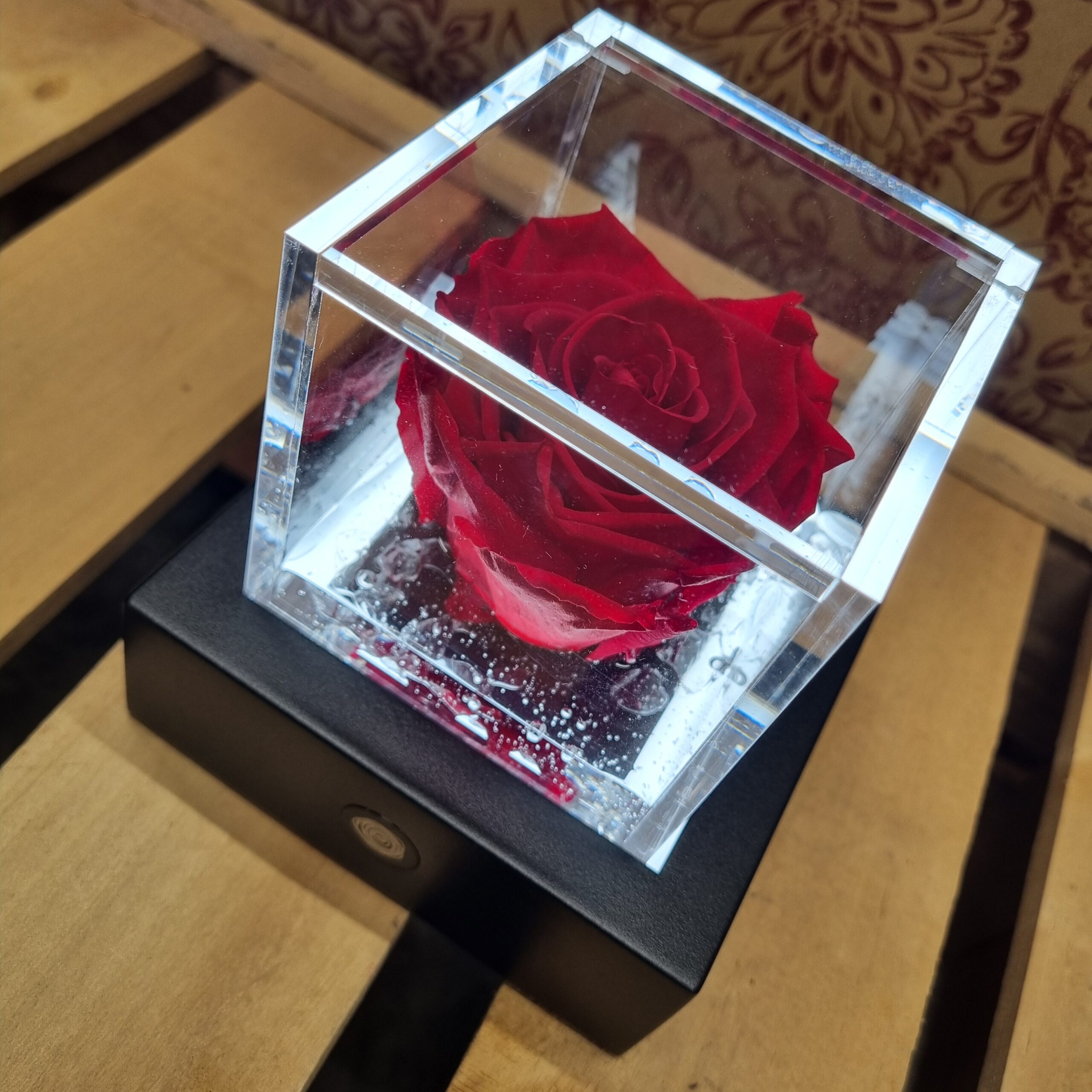 Flower cube Italy, Rosa eterna, Rosa preservada, Rosas con aroma, Roses de Sant Valentí, Rosas de San Valentín, Vila-seca, Floristeria Vila-seca, Floristería Vila-seca